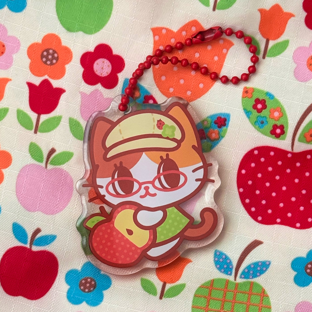 heisei retro kitty 🍎 charm